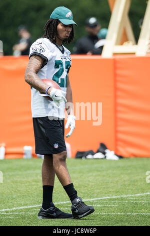 Philadelphia, Pennsylvania, USA. 14. Juni 2017. Philadelphia Eagles Cornerback Sidney Jones (22) blickt auf in OTA am NovaCare Komplex in Philadelphia, Pennsylvania. Christopher Szagola/CSM/Alamy Live-Nachrichten Stockfoto