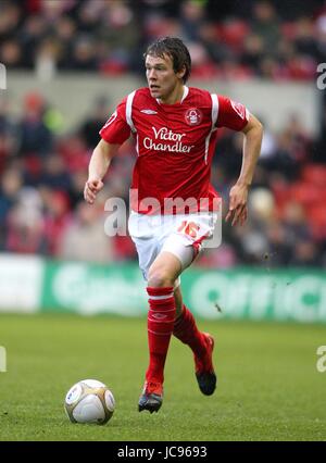 CHRIS GUNTER NOTTINGHAM FOREST FC Stadt Boden NOTTINGHAM ENGLAND 2. Januar 2010 Stockfoto