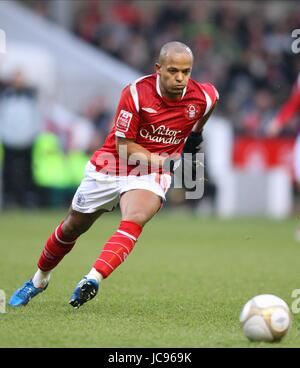 ROBERT EARNSHAW NOTTINGHAM FOREST FC Stadt Boden NOTTINGHAM ENGLAND 2. Januar 2010 Stockfoto