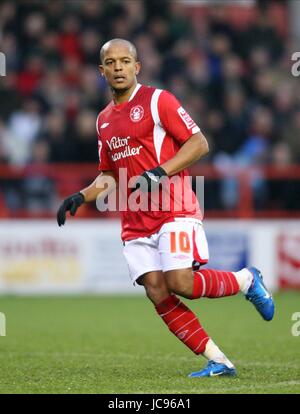 ROBERT EARNSHAW NOTTINGHAM FOREST FC Stadt Boden NOTTINGHAM ENGLAND 2. Januar 2010 Stockfoto