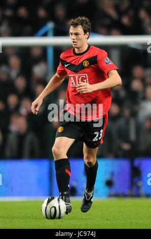 JONNY EVANS MANCHESTER UNITED FC CITY OF MANCHESTER STADIUM MANCHESTER ENGLAND 19. Januar 2010 Stockfoto