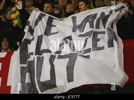 Ventilatoren-PROTEST gegen die Glasur MANCHESTER UNITED V HULL CITY OLD TRAFFORD MANCHESTER ENGLAND 23. Januar 2010 Stockfoto