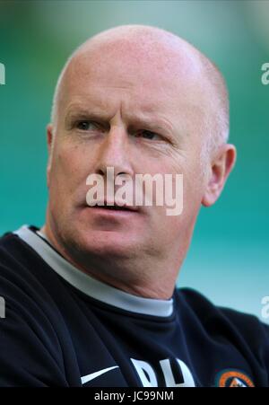 PETER HOUSTON DUNDEE UNITED FC MANAGER CELTIC PARK GLASGOW Schottland 20. Februar 2010 Stockfoto