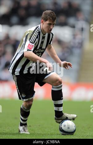 TAMAS KADAR NEWCASTLE UNITED FC ST. JAMES PARK NEWCASTLE ENGLAND 6. März 2010 Stockfoto