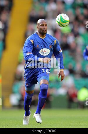 MICHAEL DUBERRY ST. JOHNSTONE FC CELTIC PARK GLASGOW Schottland 20. März 2010 Stockfoto