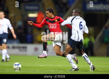 NANI & FABRICE MUAMBA BOLTON WANDERERS V MANCHESTER REEBOK STADIUM BOLTON ENGLAND 27. März 2010 Stockfoto