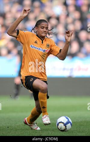 MICHAEL MANCIENNE WOLVERHAMPTON WANDERERS FC MOLINEUX STADIUM WOLVERHAMPTON ENGLAND 27. März 2010 Stockfoto