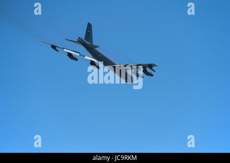 BOSSIER CITY, LOUISIANA, U.S.A.-APRIL 6, 2017: A US Luftwaffe B-52-Bomber, zugewiesen, die Air Force Global Strike Command Eighth Air Force. Stockfoto