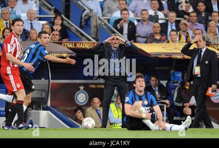 BOMMEL LUCIO MOURINHO MILITO BAYERN München V INT BAYERN München V INTER Mailand SANTIAGO BERNABEU MADRID Spanien 22. Mai 2010 Stockfoto