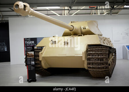 Panzermuseum, Dorset, England - fast 300 Fahrzeuge aus 26 Ländern, drittgrößte Sammlung von gepanzerten Fahrzeugen der Welt. Stockfoto