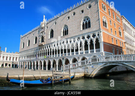 Ansicht des Palazzo Ducale vom Canal Grande in Venedig, Italien. Der Palast war die Residenz des Dogen von Venedig. Stockfoto