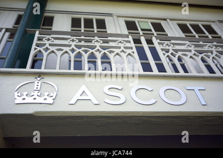 Eine allgemeine Ansicht der Beschilderung auf Ascot Racecourse. DRÜCKEN SIE VERBANDSFOTO. Bilddatum: Mittwoch, 14. Juni 2017. Siehe PA Story Racing Ascot. Bildnachweis sollte lauten: Steve Parsons/PA Wire. EINSCHRÄNKUNGEN: Nur für redaktionelle Zwecke, keine kommerzielle oder werbliche Nutzung. Keine Privatverkäufe. Stockfoto