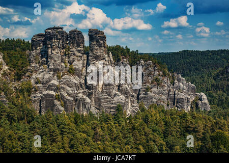 Adersbach-Teplice Felsen im tschechischen Sommerlandschaft Stockfoto