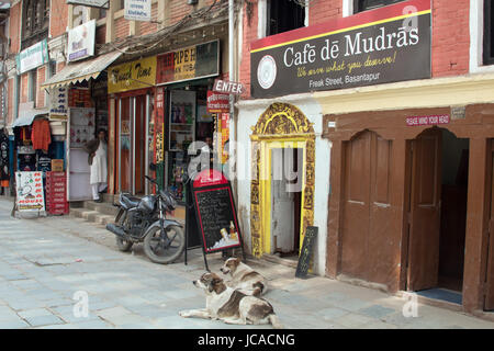 Alten Freak Street oder Freak - Jhochhen Tole - Seitenstraße Durbar Square Kathmandu, Nepal Stockfoto