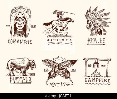 Satz von gravierten Jahrgang, hand gezeichnet, alt, Etiketten oder Abzeichen für indische oder Indianer. Büffel, Gesicht mit Federn, Reiter, Apache oder Comanche, Lagerfeuer und authentisch. Stock Vektor