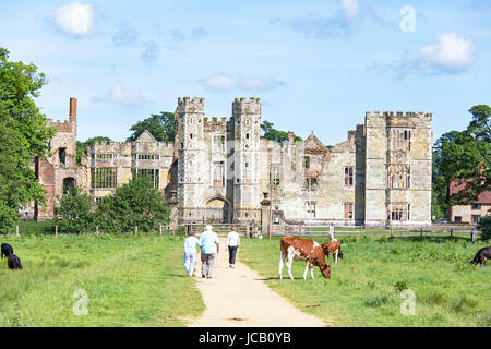 Cowdray House, Easebourne, West Sussex, England, UK Stockfoto