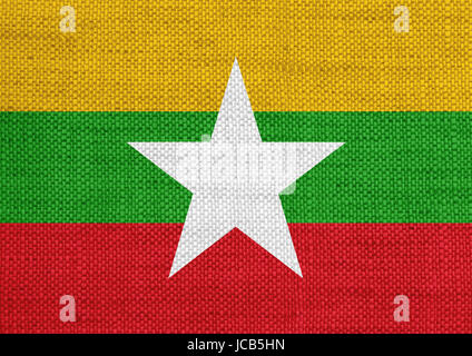 Flagge von Myanmar auf alten Leinen Stockfoto