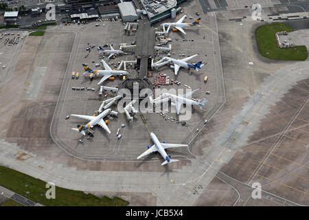 Luftaufnahme der Flughafen Manchester, UK Stockfoto