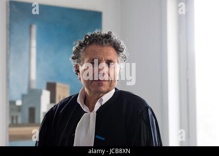 Porträt von Gilles-William (Gilles William) Goldnadel (Rechtsanwalt) in seinem Büro 20.10.2016 © Hannah ASSOULINE/Opale Stockfoto