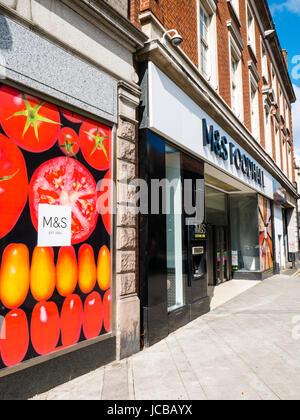 M S Foodhall, Reading, Berkshire, England Stockfoto