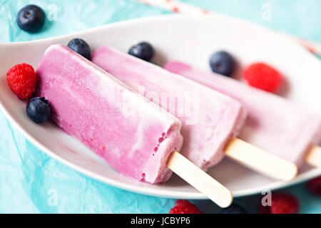 Berry Marmor Eis Eis am Stiel Stockfoto