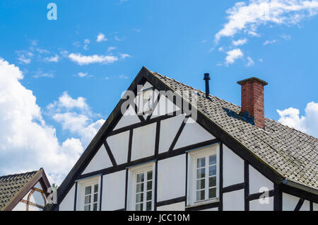 LWL-Freilichtmuseum Hagen.  Aufnahmen Mit Freundlicher Genehmigung der Abteilung Für Öffentlichkeitsarbeit. Nahaufnahme Fachwerkhaus Giebel Stockfoto