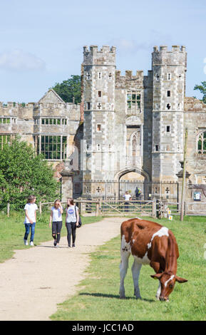 Cowdray House, Easebourne, West Sussex, England, UK Stockfoto