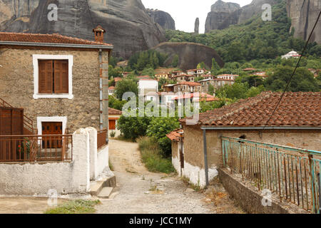 Stadt von Kastraki, Meteora Berge in Thessalien, Griechenland. Stockfoto