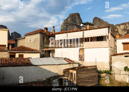 Stadt von Kastraki, Meteora Berge in Thessalien, Griechenland. Stockfoto