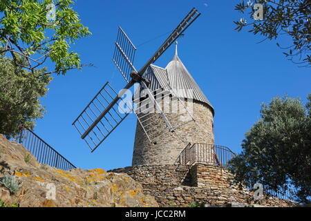 Alte Windmühle Steinhaus, Collioure, Roussillon, Pyrenäen Orientales, Südfrankreich Stockfoto