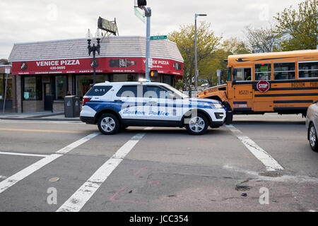 Polizei Polizei Ford Interceptor Suv Patrouillenfahrzeug auf Abruf Boston USA Stockfoto