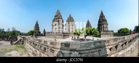 Hindu-Tempel von Prambanan, Stupas, Daerah Istimewa Yogyakarta, Java, Indonesien Stockfoto