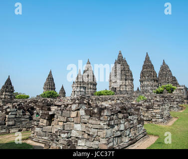 Hindu-Tempel von Prambanan, Stupas, Daerah Istimewa Yogyakarta, Java, Indonesien Stockfoto