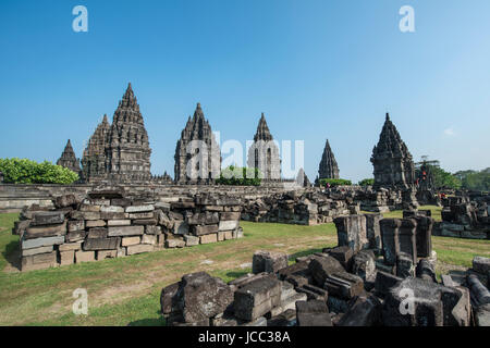 Hindu-Tempel von Prambanan, Stupas, Daerah Istimewa Yogyakarta, Java, Indonesien Stockfoto