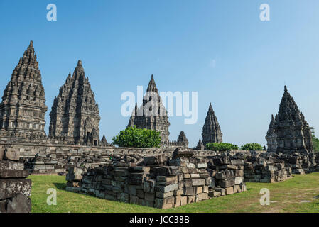 Hindu-Tempel von Prambanan, Stupas, Daerah Istimewa Yogyakarta, Java, Indonesien Stockfoto