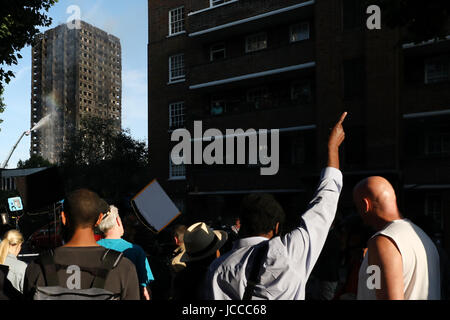 Grenfell Turm Feuer in London. London, UK. 14. Juni 2017 Stockfoto