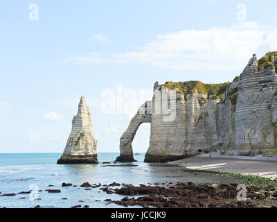 malerisch mit natürlichen Felsen am Ärmelkanal Strand Eretrat Cote d'albatre, Frankreich Stockfoto