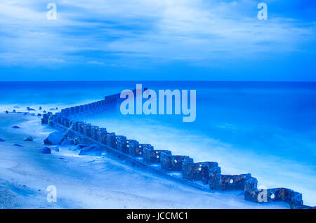 North Carolina OBX am Old Lighthouse Beach Küsten Buhne Buxton Stege in den Ruhestand Stockfoto