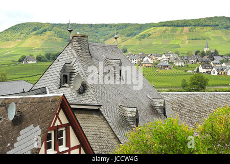 Blick auf Ellenz Poltersdorf Dorf aus Beilstein Stadt an Mosel, Deutschland Stockfoto