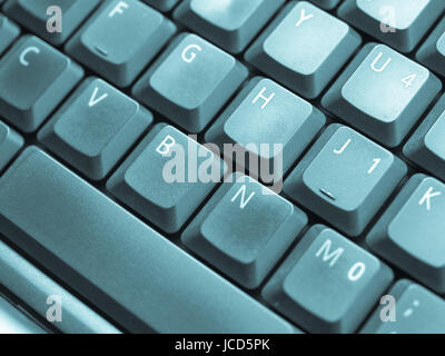 Detail der Tasten auf einer Computertastatur - cool Cyanotypie Stockfoto