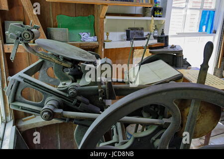Antike Print Shop Einrichtung mit Drucken drücken. Stockfoto