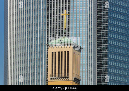 Wolkenkratzer Im Frankfurter Bankenviertel Stockfoto