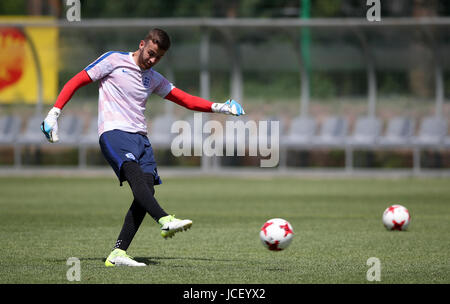 England U21-Torwart Angus Gunn während des Trainings in der Kolporter Arena in Kielce, Polen. PRESSEVERBAND Foto. Bild Datum: Donnerstag, 15. Juni 2017. Sehen Sie PA Geschichte Fußball England U21. Bildnachweis sollte lauten: Nick Potts/PA Wire. Einschränkungen: Editorial Gebrauch, nicht für kommerzielle Zwecke ohne vorherige Genehmigung. Stockfoto