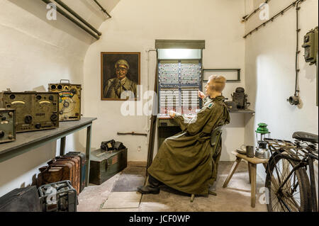 Deutsch Überwachungsraum in Jersey War Tunnels Komplex in St. Lawrence, Jersey, Kanalinseln, Großbritannien Stockfoto