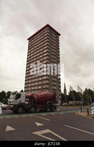 Belfast, UK. 15. Juni 2017. Im Zuge von Grenfell Hochhaus Feuer in London die Northern Ireland Housing Executive (NIHE) sind alle Wohn-Hochhaus-Gehäuse in den nächsten Wochen Guthaben überprüfen: Bonzo/Alamy Live News Stockfoto