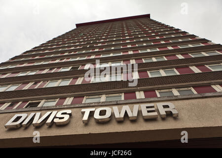 Belfast, UK. 15. Juni 2017. Im Zuge von Grenfell Hochhaus Feuer in London die Northern Ireland Housing Executive (NIHE) sind alle Wohn-Hochhaus-Gehäuse in den nächsten Wochen Guthaben überprüfen: Bonzo/Alamy Live News Stockfoto