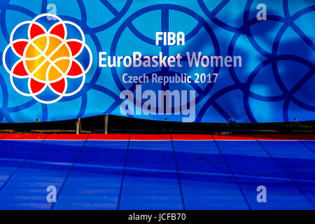 Hradec Kralove, Tschechische Republik. 15. Juni 2017. Logo von der FIBA-Frauen Europameisterschaft im Basketball in Hradec Kralove, Tschechische Republik, am 15. Juni 2017. Bildnachweis: David Tanecek/CTK Foto/Alamy Live-Nachrichten Stockfoto