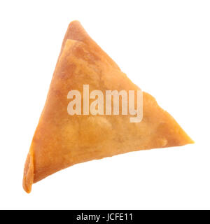 Samosa beliebter Snack in Asien, asiatische Küche, die isoliert auf weißem Hintergrund. Stockfoto