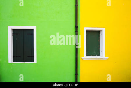 Bunte Gebäudewand Stockfoto