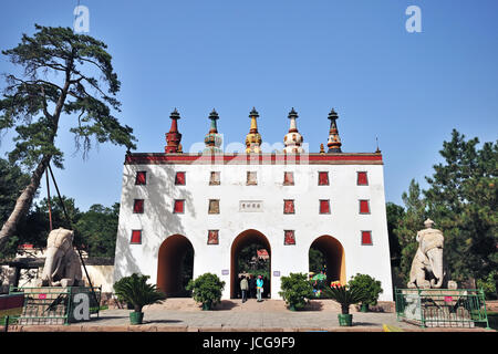 CHENGDE, CHINA - 20. SEPTEMBER, 2009:Exterior von der Putuo-Zongcheng-Tempel ist ein buddhistischer Tempel Gruppe gegründet Qing-Dynastie, befindet sich an der nort Stockfoto